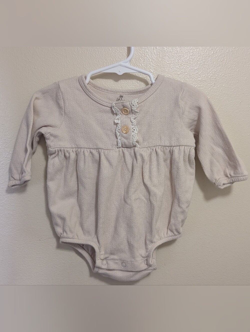 Cream Lace-Trim Long-Sleeve Baby One-Piece Bodysuit
